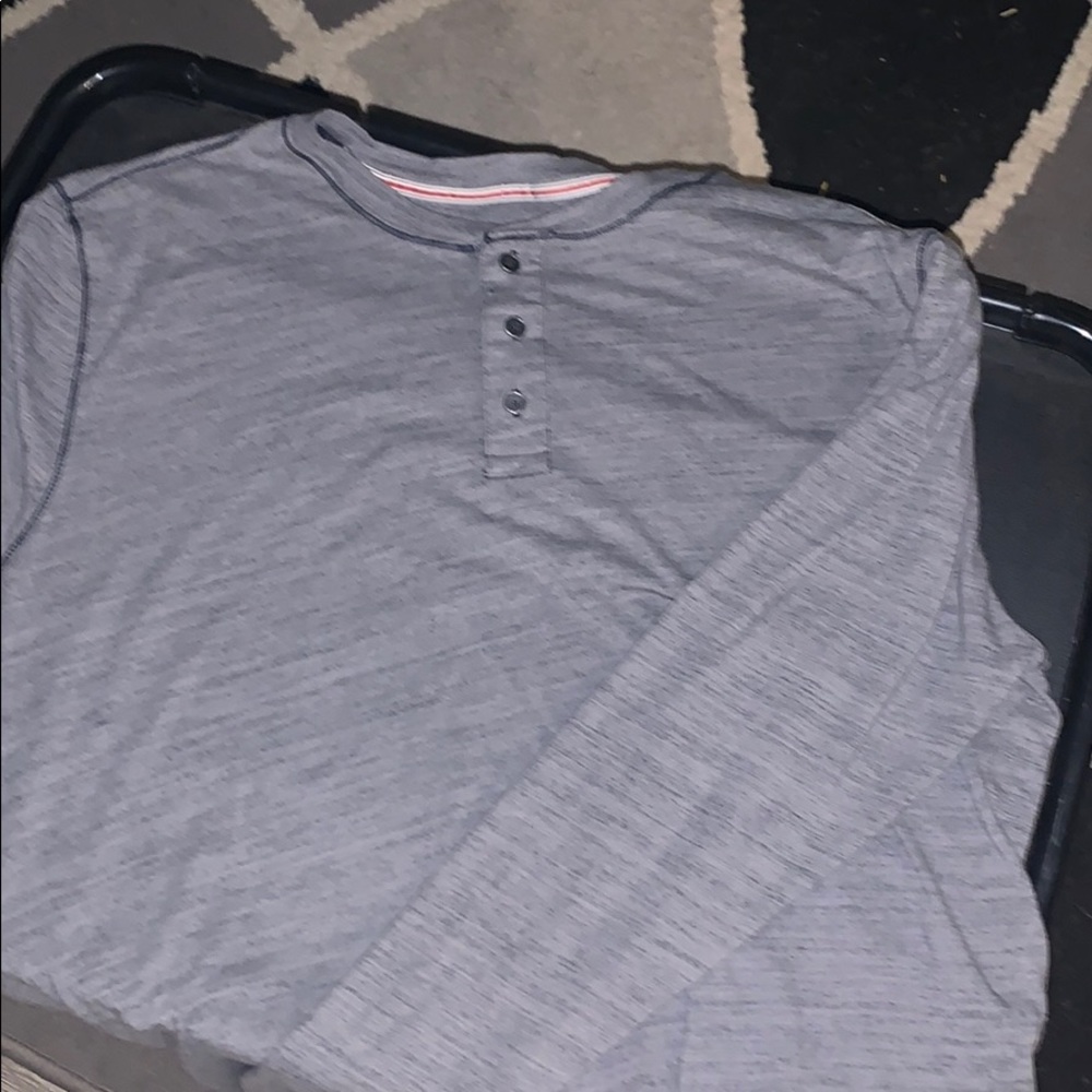 Men’s L button up long sleeve.